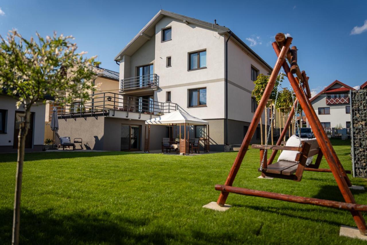 Stylish Apartment Under The Tatras Штрба Экстерьер фото
